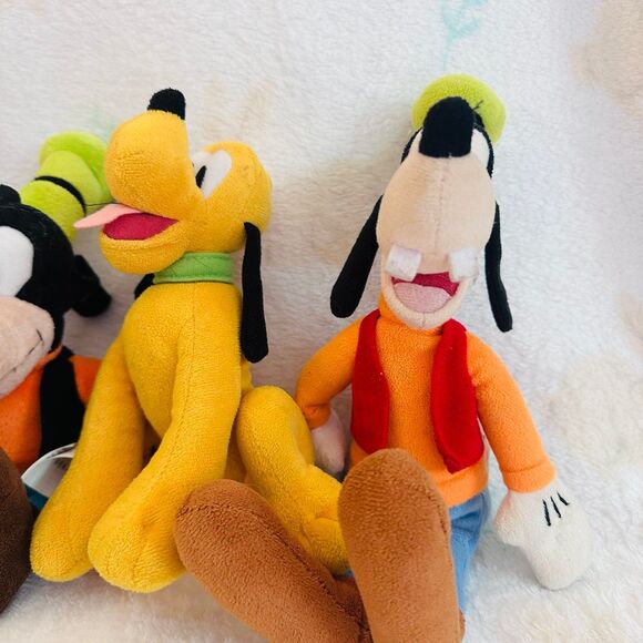 Disney Mickey Mouse plush Bundle - Picture 4 of 10